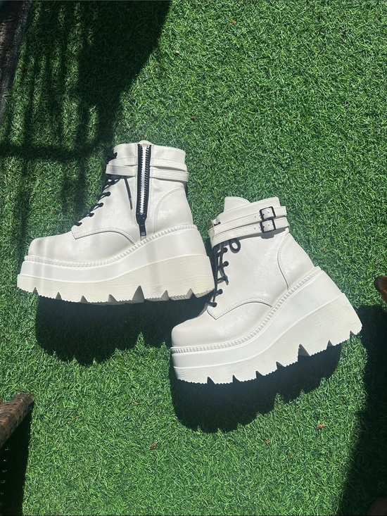 Demonia Shoes - New ❤️ Demonia Shaker-52 white platform size 10